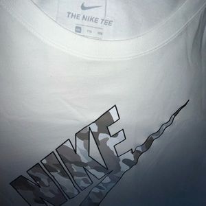 Mens 2XL Nike Tee White And Camo